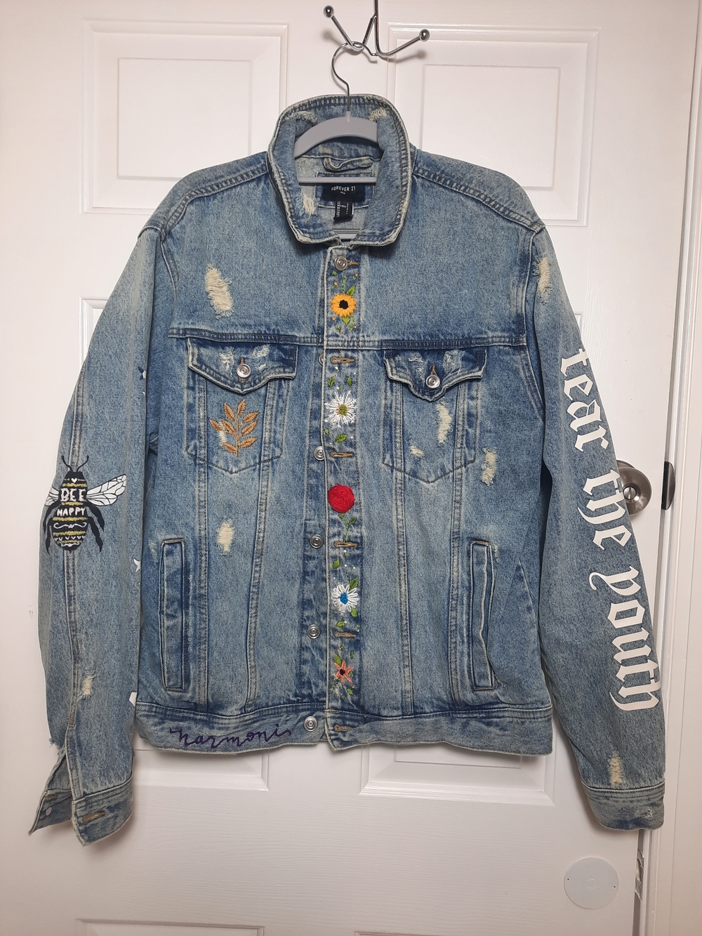 Forever 21 Light Blue Embroidered Denim Jacket Boho Streetwear Cottagecore